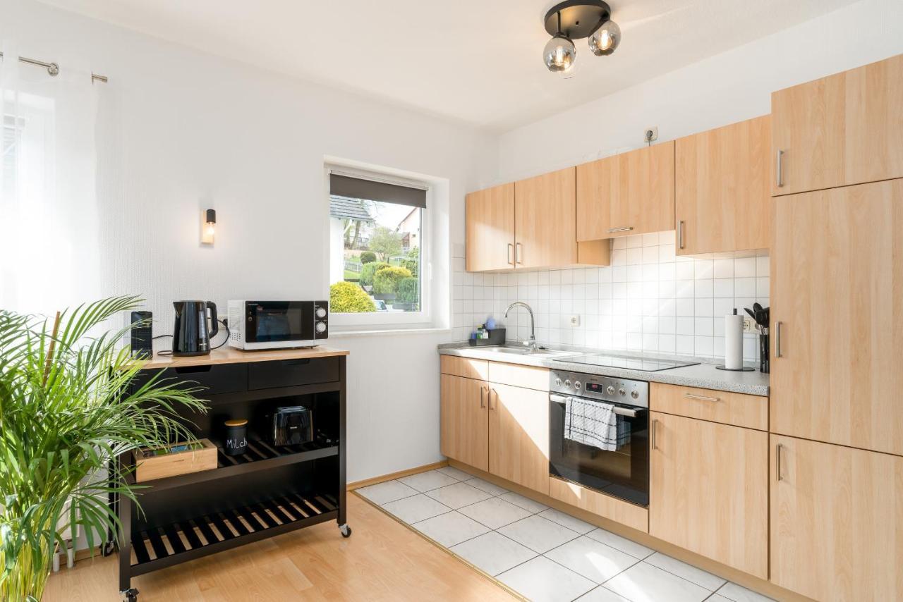 Harmony: Edersee Apartment - Sperrmauer - Lounge Luaran gambar